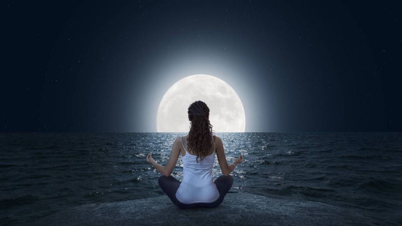 The Most Effective Method For Clearing Mental Barriers During a Full Moon Meditation